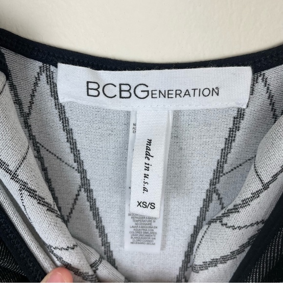 โญ๏ธ2/$20 BCBGeneration Stretchy y2k Geometric Line Bodycon Dress - Picture 10 of 11